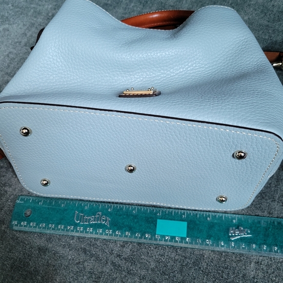 Dooney and Bourke leather sml brenna crossbody bag - Picture 5 of 14